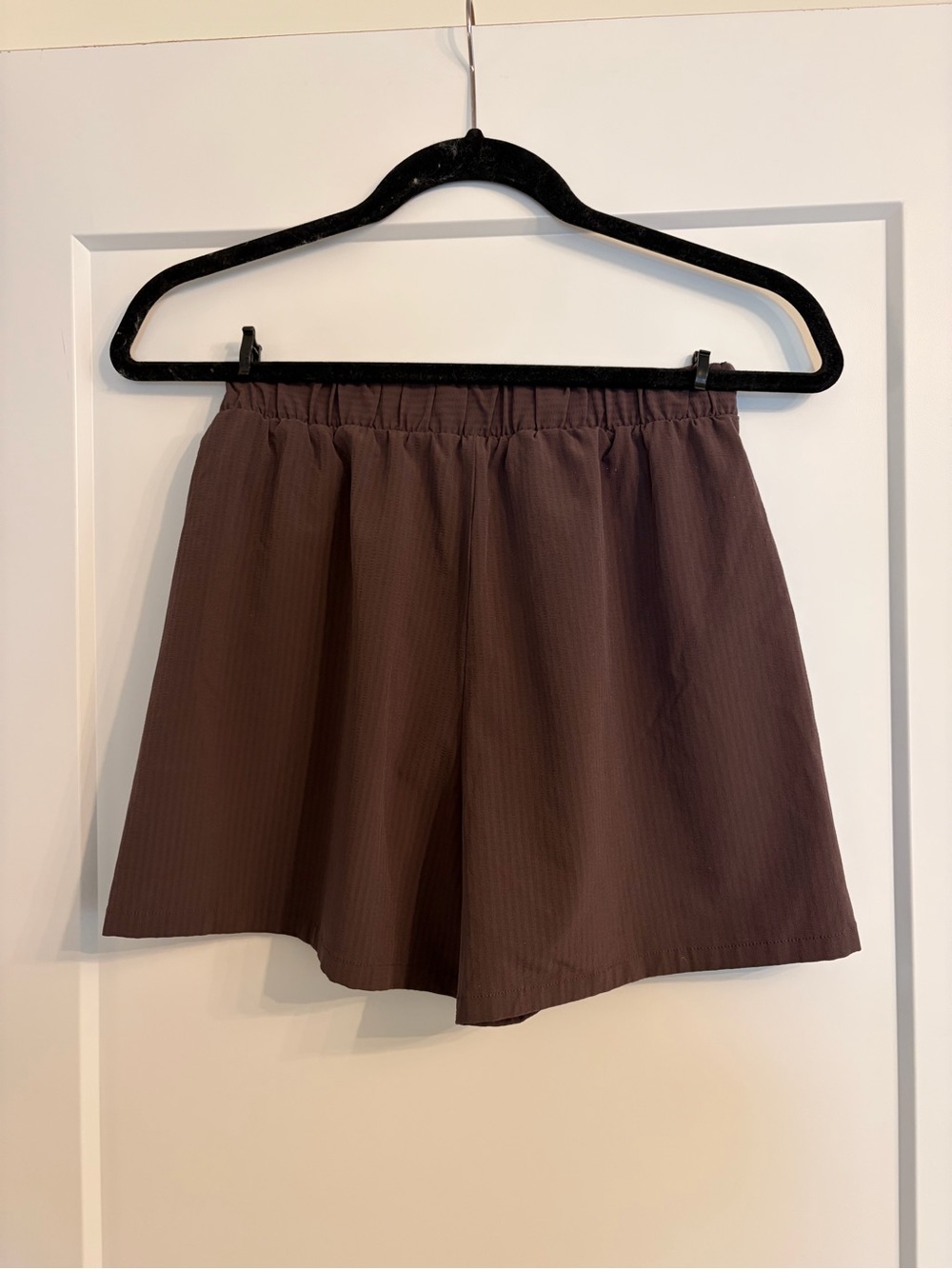 Alo Ready Set Short - Raisin, S - Picture 5 of 5